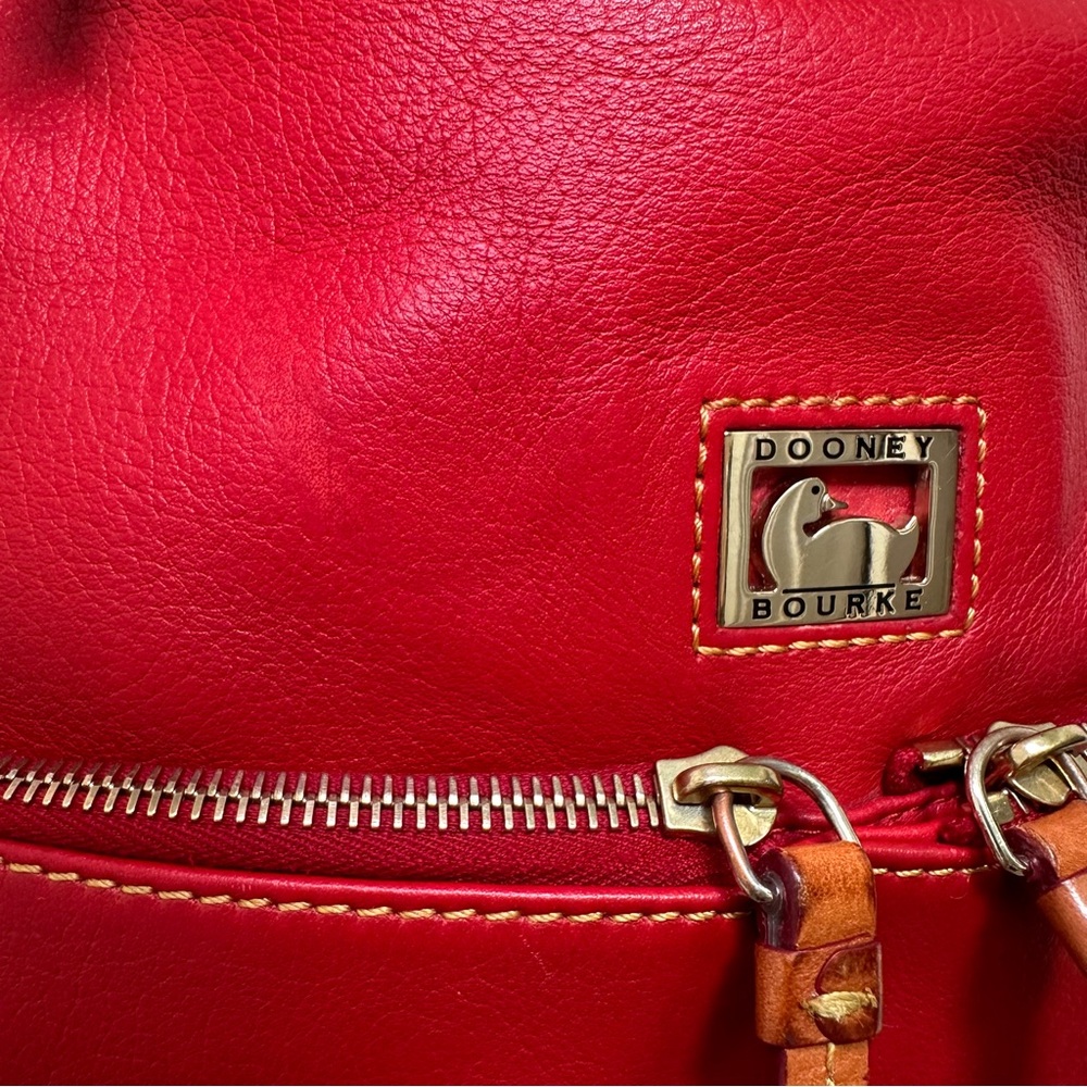 Dooney & Bourke Medium Shoulder Bag Mulberry Red Leather - Picture 5 of 17